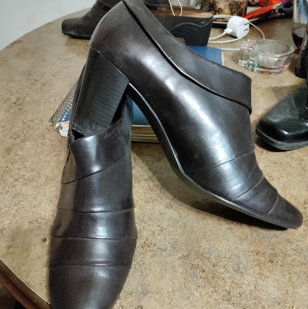 Kim Rogers size 9.5m
